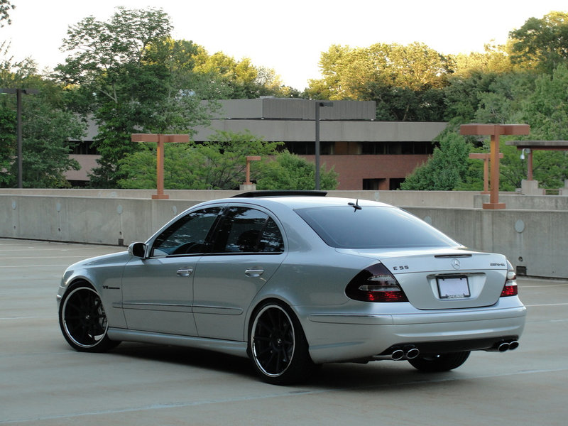 Illustration for article titled This Mercedes-Benz E55 AMG Is A Smart Buy Because It's Stupid Cheap